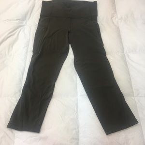 LULULEMON OLIVE RUNNING CROPS